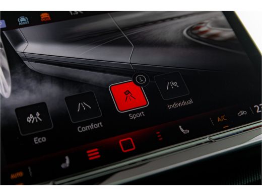 Volkswagen Golf 1.5 eTSI R-Line Edition | 360 camera | Dodehoeksensor | Navi | Stoel + Stuurverw. | ActivLease financial lease