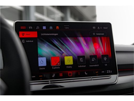 Volkswagen Golf 1.5 eTSI R-Line Edition | 360 camera | Dodehoeksensor | Navi | Stoel + Stuurverw. | ActivLease financial lease