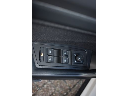 Volkswagen T-Roc Volkswagen 1.0 TSI Life Edition Zijruiten achter en achterruit getint 65% lichtabsorberend ActivLease financial lease