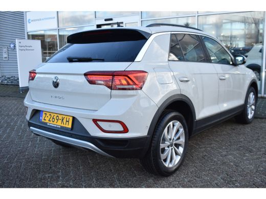Volkswagen T-Roc Volkswagen 1.0 TSI Life Edition Zijruiten achter en achterruit getint 65% lichtabsorberend ActivLease financial lease