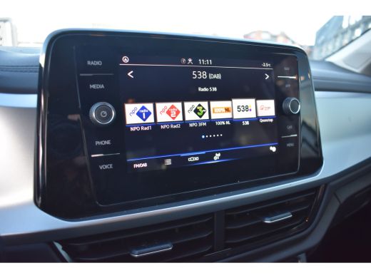 Volkswagen T-Roc Volkswagen 1.0 TSI Life Edition Zijruiten achter en achterruit getint 65% lichtabsorberend ActivLease financial lease