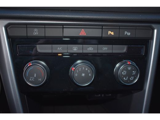 Volkswagen T-Roc Volkswagen 1.0 TSI Life Edition Zijruiten achter en achterruit getint 65% lichtabsorberend ActivLease financial lease