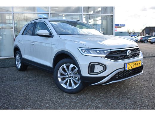 Volkswagen T-Roc Volkswagen 1.0 TSI Life Edition Zijruiten achter en achterruit getint 65% lichtabsorberend ActivLease financial lease