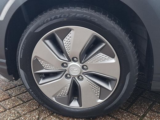 Hyundai KONA EV Fashion 64 kWh | Rijklaarprijs! | WLPT 480km |  Climate Cotrol | Adaptive Cruise Control | 100... ActivLease financial lease