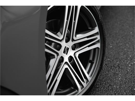 Seat Leon Sportstourer 1.5TSI 204pk e-Hybrid FR PHEV First Edition | 18" | ActivLease financial lease