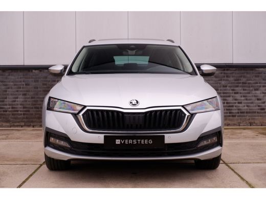 Skoda Octavia Combi 1.4 TSI iV PHEV Business Edition | Pano | Navi | LED | Camera | Carplay ActivLease financial lease