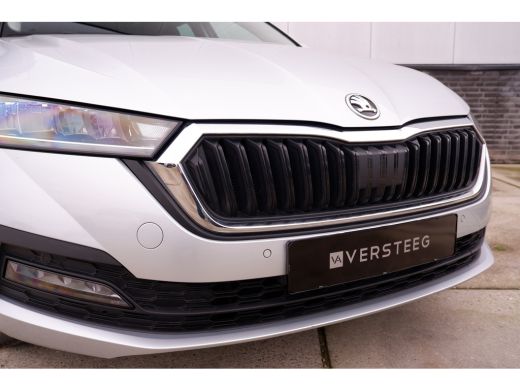 Skoda Octavia Combi 1.4 TSI iV PHEV Business Edition | Pano | Navi | LED | Camera | Carplay ActivLease financial lease