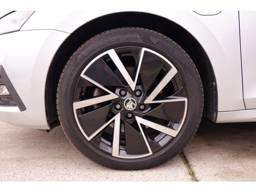 Skoda Octavia Combi 1.4 TSI iV PHEV Business Edition | Pano | Navi | LED | Camera | Carplay ActivLease financial lease