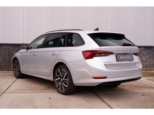 Skoda Octavia Combi 1.4 TSI iV PHEV Business Edition | Pano | Navi | LED | Camera | Carplay ActivLease financial lease