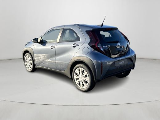 Toyota Aygo X 1.0 VVT-i S-CVT Play Toyota Aygo X 1.0 VVT-i S-CVT play **AUTOMAAT/ NIEUWE AUTO** ActivLease financial lease