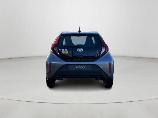 Toyota Aygo X 1.0 VVT-i S-CVT Play Toyota Aygo X 1.0 VVT-i S-CVT play **AUTOMAAT/ NIEUWE AUTO** ActivLease financial lease