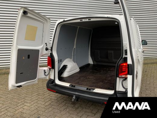 Volkswagen Transporter 2.0 TDI L1H1 Airco Bluetooth Trekhaak Bijrijdersbank Cruise LaadruimteBekleding 12V Airbag ActivLease financial lease
