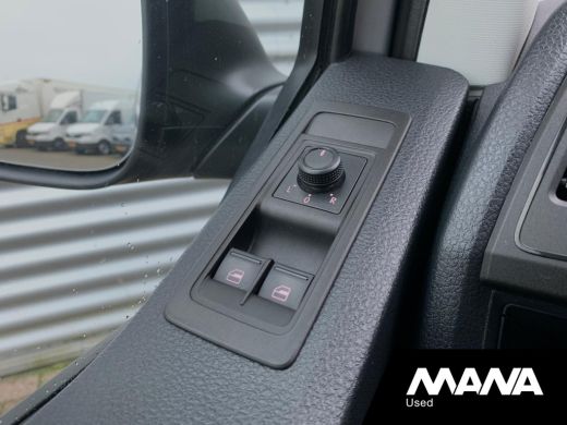 Volkswagen Transporter 2.0TDI L1H1 150pk Automaat Highline Leder Airco Sensoren Cruise CarPlay Navi Sortimo-Inrichting V... ActivLease financial lease