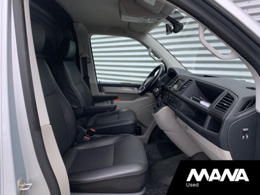 Volkswagen Transporter 2.0TDI L1H1 150pk Automaat Highline Leder Airco Sensoren Cruise CarPlay Navi Sortimo-Inrichting V... ActivLease financial lease