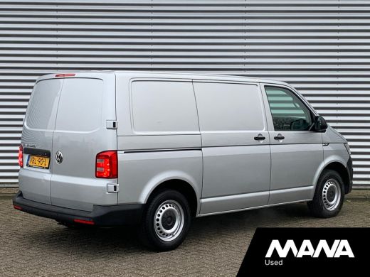 Volkswagen Transporter 2.0TDI L1H1 150pk Automaat Highline Leder Airco Sensoren Cruise CarPlay Navi Sortimo-Inrichting V... ActivLease financial lease