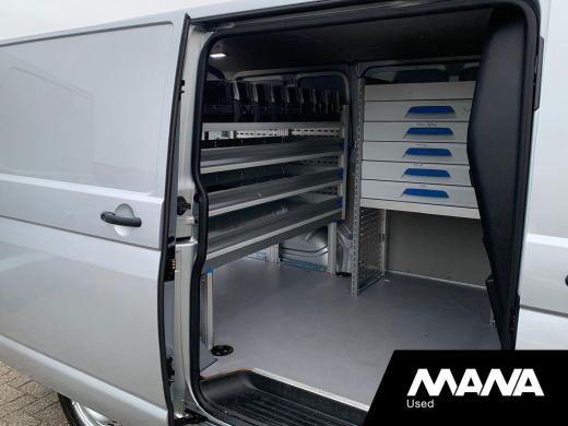 Volkswagen Transporter 2.0TDI L1H1 150pk Automaat Highline Leder Airco Sensoren Cruise CarPlay Navi Sortimo-Inrichting V... ActivLease financial lease