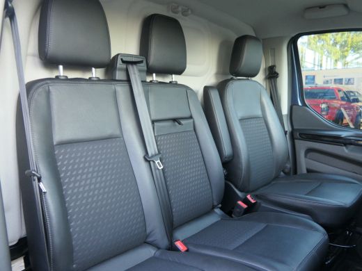 Ford Transit Custom Ford 290 2.0 TDCI 185pk L1H1 Sport 185PK | Betimmering | Sidebars | 18'' Velgen | Stoelverwarming... ActivLease financial lease
