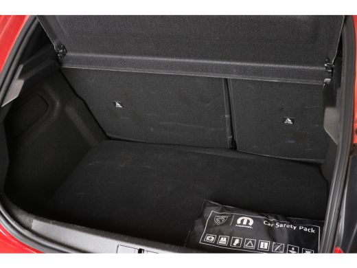 Peugeot 208 1.2 Hybrid 100 e-DCS6 GT | Navi | Cruise | Clima | Camera V+A | Parkeersensoren V+A | Alcantara |... ActivLease financial lease