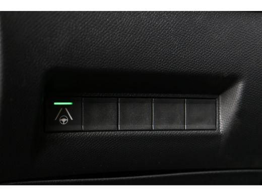 Peugeot 208 1.2 Hybrid 100 e-DCS6 GT | Navi | Cruise | Clima | Camera V+A | Parkeersensoren V+A | Alcantara |... ActivLease financial lease