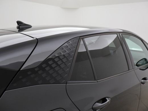Seat Born ADRENALINE ONE 62 kWh 204 PK *12% BIJTELLING* + 19 INCH | ADAPTIVE CRUISE | SFEERVERLICHTING ActivLease financial lease