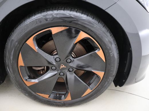 Seat Born ADRENALINE ONE 62 kWh 204 PK *12% BIJTELLING* + 19 INCH | ADAPTIVE CRUISE | SFEERVERLICHTING ActivLease financial lease