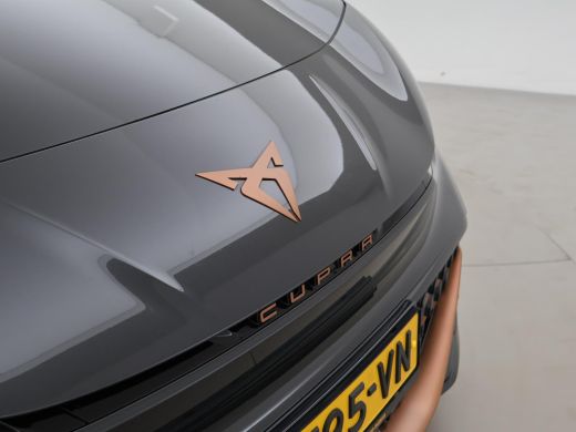 Seat Born ADRENALINE ONE 62 kWh 204 PK *12% BIJTELLING* + 19 INCH | ADAPTIVE CRUISE | SFEERVERLICHTING ActivLease financial lease