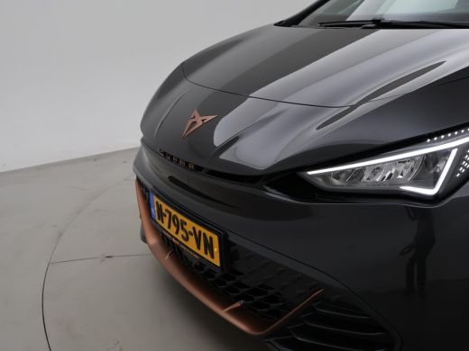 Seat Born ADRENALINE ONE 62 kWh 204 PK *12% BIJTELLING* + 19 INCH | ADAPTIVE CRUISE | SFEERVERLICHTING ActivLease financial lease