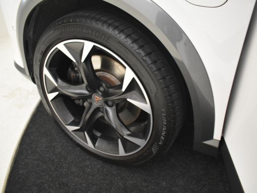 Seat Formentor 1.4 e-Hybrid VZ Performance 245pk | Adaptief cruise control | Camera achter | Navigatie | Keyless... ActivLease financial lease