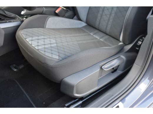 Volkswagen Polo Volkswagen R-Line Edition Inclusief €2000,- inruilvoordeel + €1000,- korting | 'App-Connect' draa... ActivLease financial lease