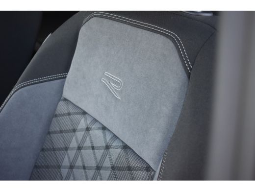 Volkswagen Polo Volkswagen R-Line Edition Inclusief €2000,- inruilvoordeel + €1000,- korting | 'App-Connect' draa... ActivLease financial lease