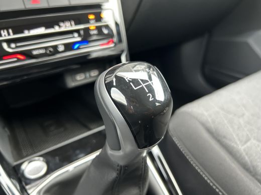 Volkswagen T-Cross Volkswagen Life Edition | 'App-Connect' draadloze smartphone integratie | Achterlichten LED | Afs... ActivLease financial lease