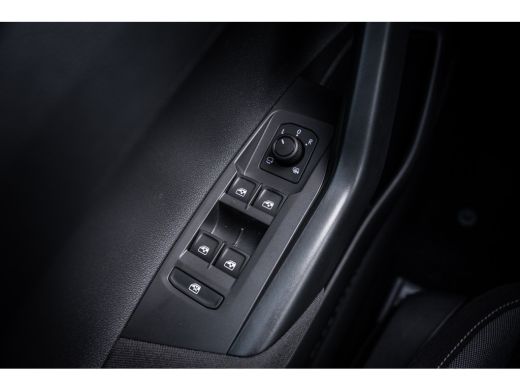 Volkswagen Taigo Life Edition Inclusief &euro;2000,- inruilvoordeel | 'App-Connect' smartphone integratie | 'We Connect... ActivLease financial lease