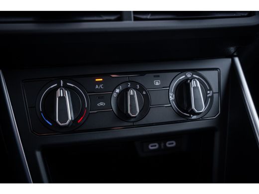 Volkswagen Taigo Life Edition Inclusief &euro;2000,- inruilvoordeel | 'App-Connect' smartphone integratie | 'We Connect... ActivLease financial lease