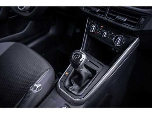 Volkswagen Taigo Life Edition Inclusief &euro;2000,- inruilvoordeel | 'App-Connect' smartphone integratie | 'We Connect... ActivLease financial lease
