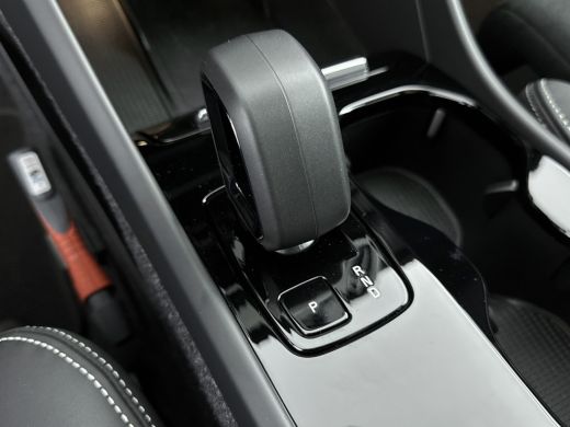 Volvo  C40 SINGLE MOTOR ULTIMATE | 360° Camera | Nubuck Bekleding | H&K Audio | All Season Banden | Panorama... ActivLease financial lease