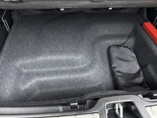 Volvo  C40 SINGLE MOTOR ULTIMATE | 360° Camera | Nubuck Bekleding | H&K Audio | All Season Banden | Panorama... ActivLease financial lease