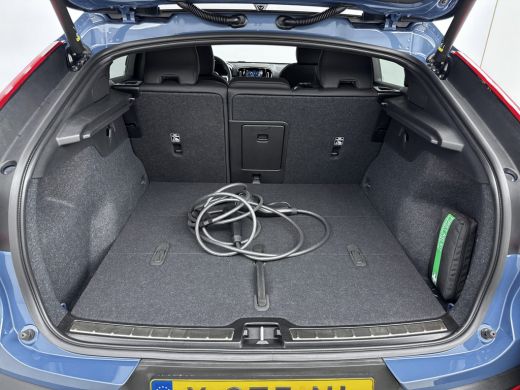 Volvo  C40 SINGLE MOTOR ULTIMATE | 360° Camera | Nubuck Bekleding | H&K Audio | All Season Banden | Panorama... ActivLease financial lease