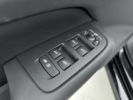 Volvo  S60 Volvo B4 PLUS DARK | PANORAMADAK | MEMORY | LEDER | HARMAN KARDON | GETINT GLAS ActivLease financial lease