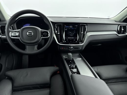 Volvo  V60 B4 200PK Plus Dark | Trekhaak | Achterb Verw | BLIS | Elektr Stoelen + Memory | PDC + Camera | Tr... ActivLease financial lease