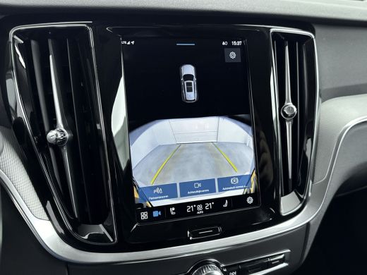 Volvo  V60 B4 200PK Plus Dark | Trekhaak | Achterb Verw | BLIS | Elektr Stoelen + Memory | PDC + Camera | Tr... ActivLease financial lease