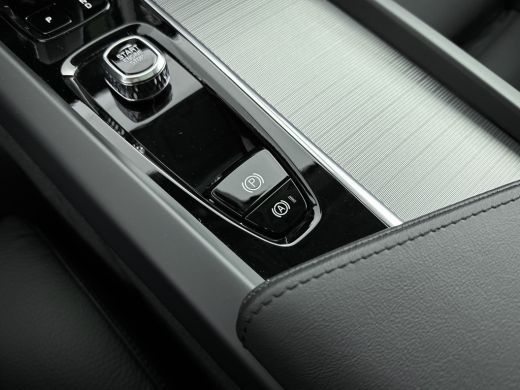 Volvo  XC60 Volvo Recharge T6 Plus Bright | Trekhaak | PDC + Camera | BLIS | 21" Velgen | Panormadak | Adapti... ActivLease financial lease