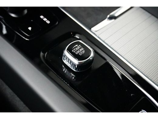 Volvo  XC60 Volvo Recharge T6 Plus Bright | Trekhaak | PDC + Camera | BLIS | 21" Velgen | Panormadak | Adapti... ActivLease financial lease