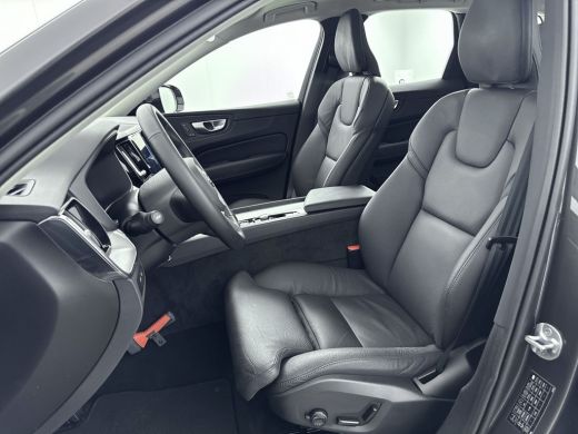 Volvo  XC60 Volvo Recharge T6 Plus Dark | Trekhaak | PDC + 360 Camera | Stoel + Stuurverw. | Panoramadak | Dr... ActivLease financial lease
