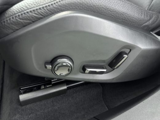 Volvo  XC60 Volvo Recharge T6 Plus Dark | Trekhaak | PDC + 360 Camera | Stoel + Stuurverw. | Panoramadak | Dr... ActivLease financial lease