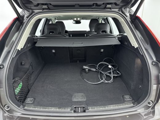 Volvo  XC60 Volvo Recharge T6 Plus Dark | Trekhaak | PDC + 360 Camera | Stoel + Stuurverw. | Panoramadak | Dr... ActivLease financial lease