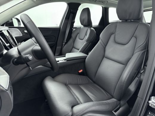 Volvo  XC60 Recharge T6 Ultimate Dark | B&W Audio | PDC + 360 camera | Luchtvering | Trekhaak | Stoel + Stuur... ActivLease financial lease