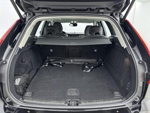 Volvo  XC60 Recharge T6 Ultimate Dark | B&W Audio | PDC + 360 camera | Luchtvering | Trekhaak | Stoel + Stuur... ActivLease financial lease