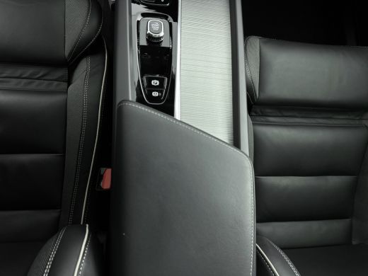 Volvo  XC60 Volvo Recharge T8 Ultimate Dark | Bowers & Wilkins Audio | Luchtvering | Panoramadak | HUD | PDC ... ActivLease financial lease