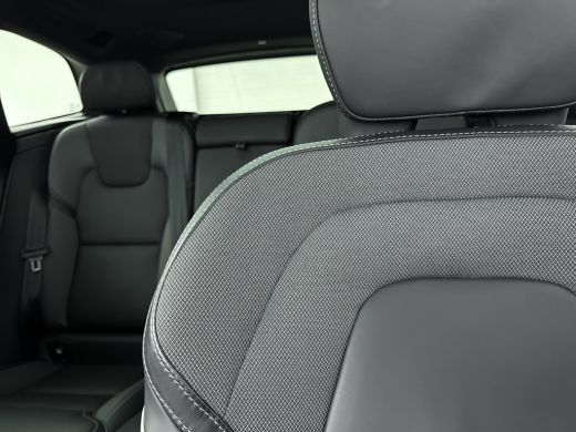 Volvo  XC60 Recharge T8 Ultimate Dark | Bowers & Wilkins Audio | Luchtvering | Panoramadak | HUD | PDC + 360 ... ActivLease financial lease