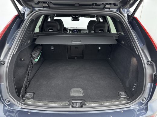 Volvo  XC60 Volvo Recharge T8 Ultimate Dark | Bowers & Wilkins Audio | Luchtvering | Panoramadak | HUD | PDC ... ActivLease financial lease